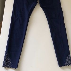 navy lululemon leggings with reflective detail